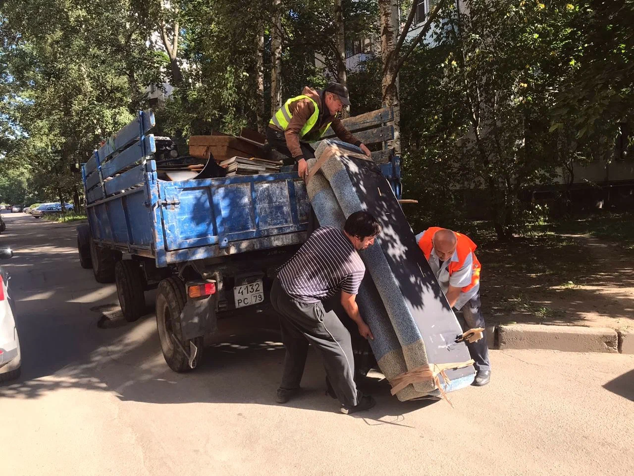 Профессиональный вывоз крупногабаритного мусора в Горячем Ключе в октябре
