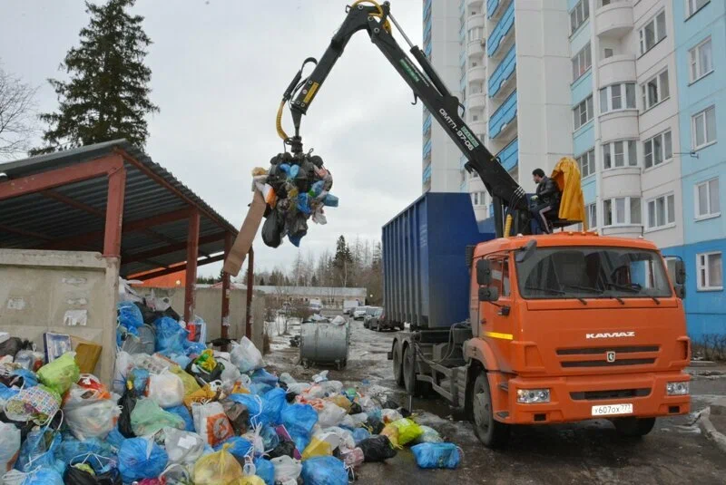 Вывоз бытового мусора в Горячем Ключе с погрузкой в октябре
