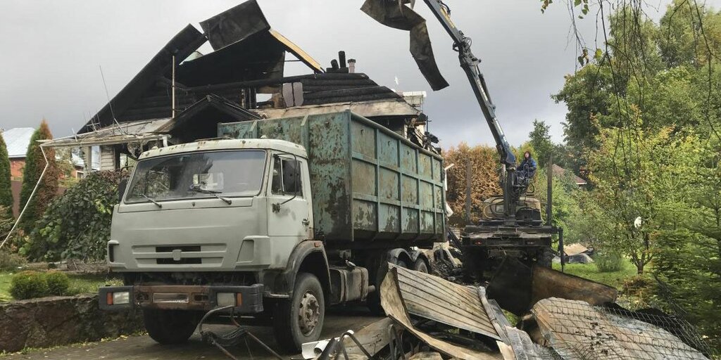 Вывоз мусора после пожара с утилизацией в Горячем Ключе в октябре