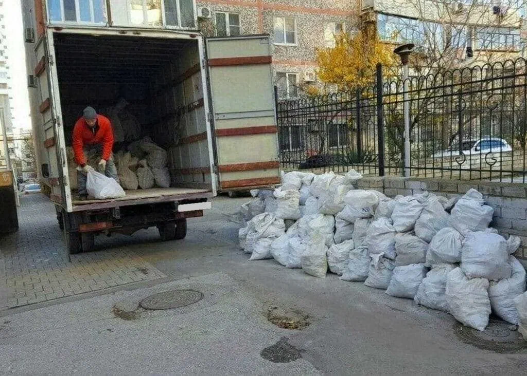 Вывоз мусора после переезда в Горячем Ключе в октябре
