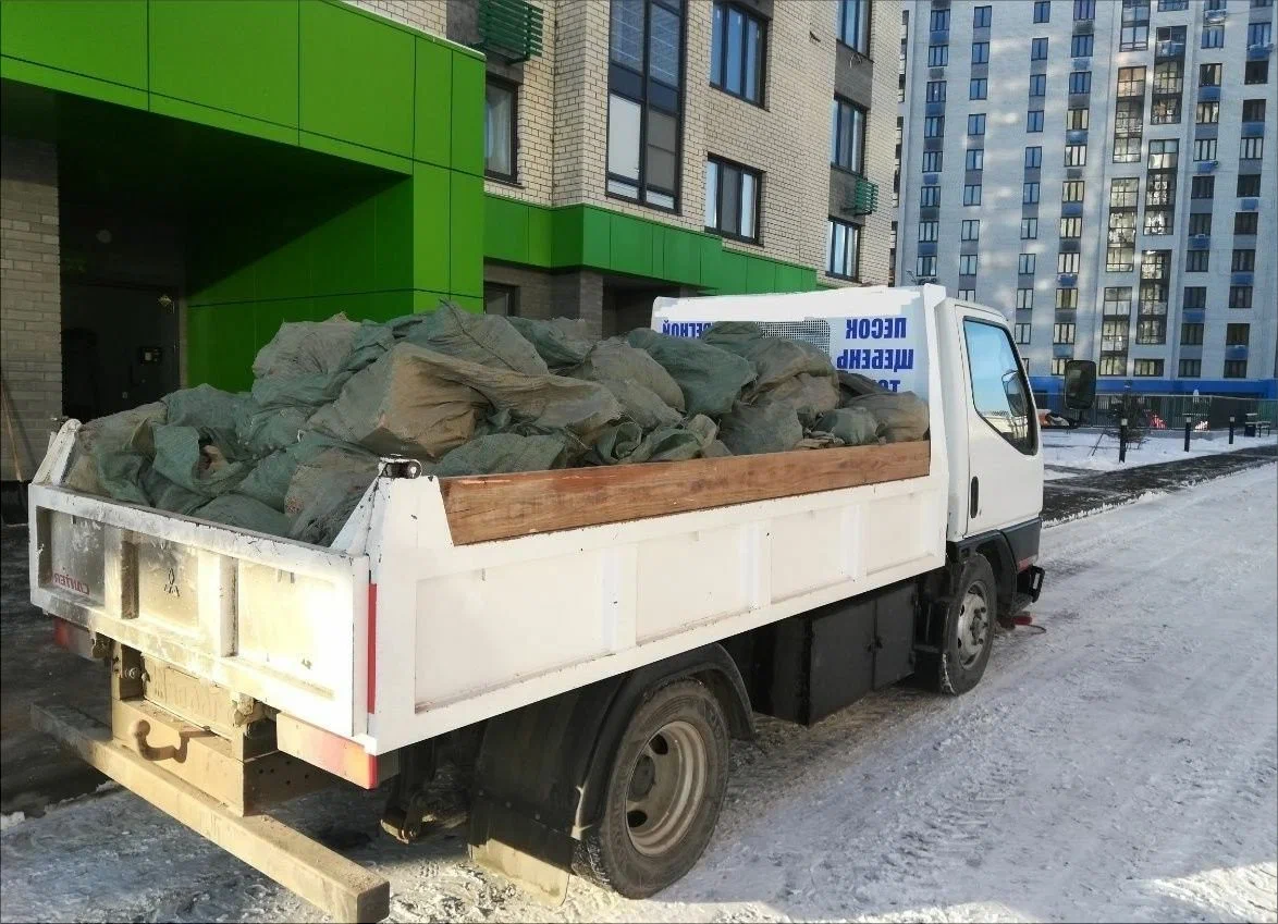 Вывоз мусора грузовым фургоном 3 тонны в Горячем Ключе — цена от 1395 руб., ПроМусор