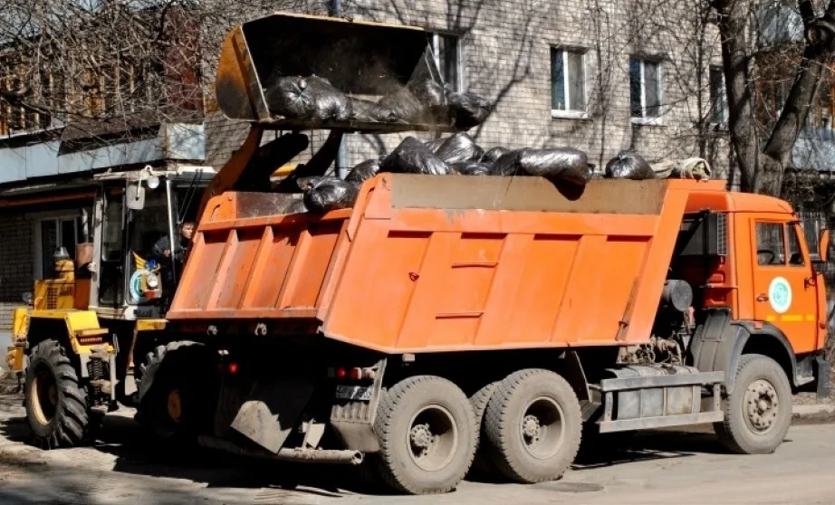 Вывоз мусора грузовым фургоном 5 тонн в Горячем Ключе – ПроМусор, аренда, цена от 1602 руб