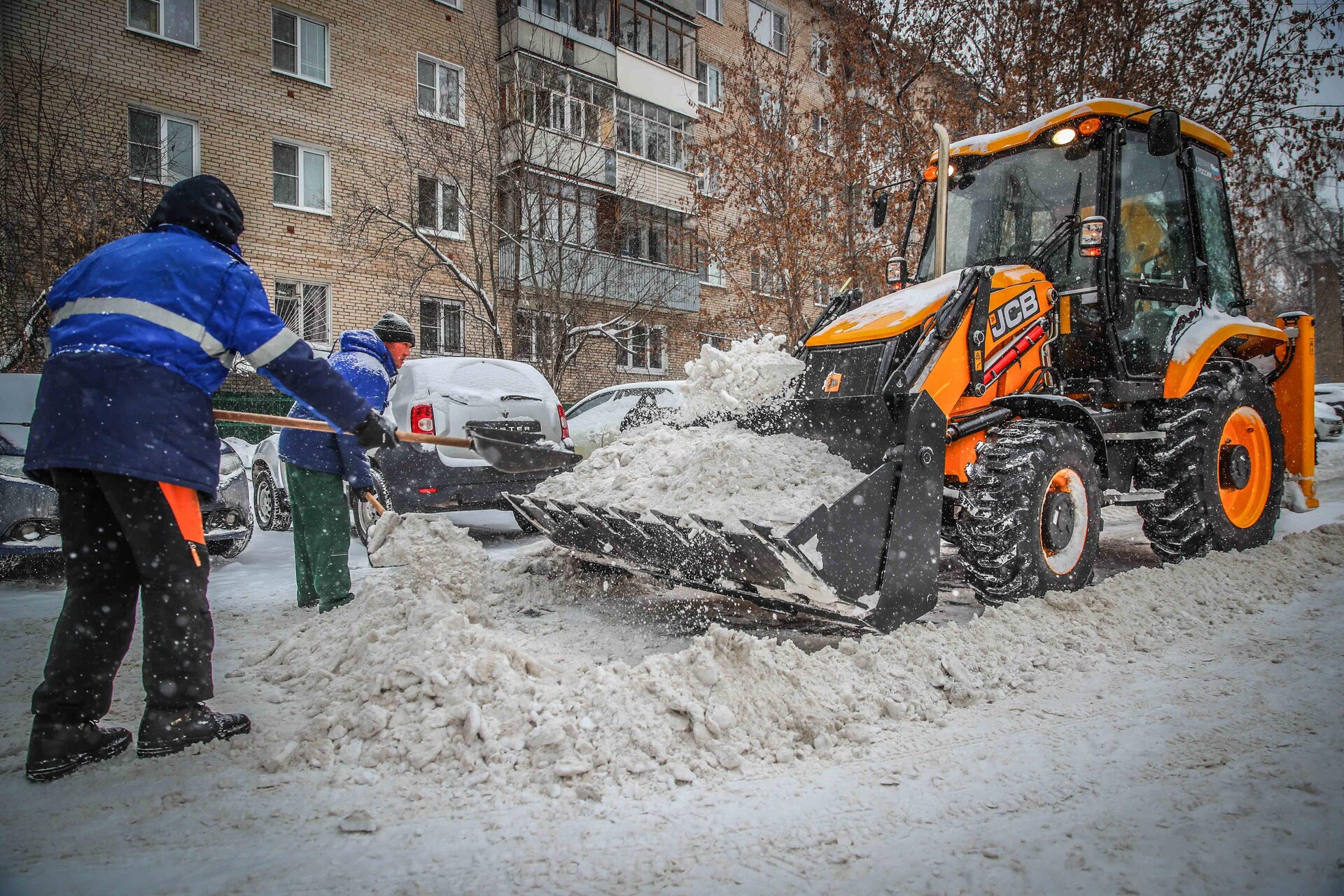 Очистка дворов от снега и наледи в Горячем Ключе — уборка снега, трактор и ручная, цены от 517 руб. | ПроМусор