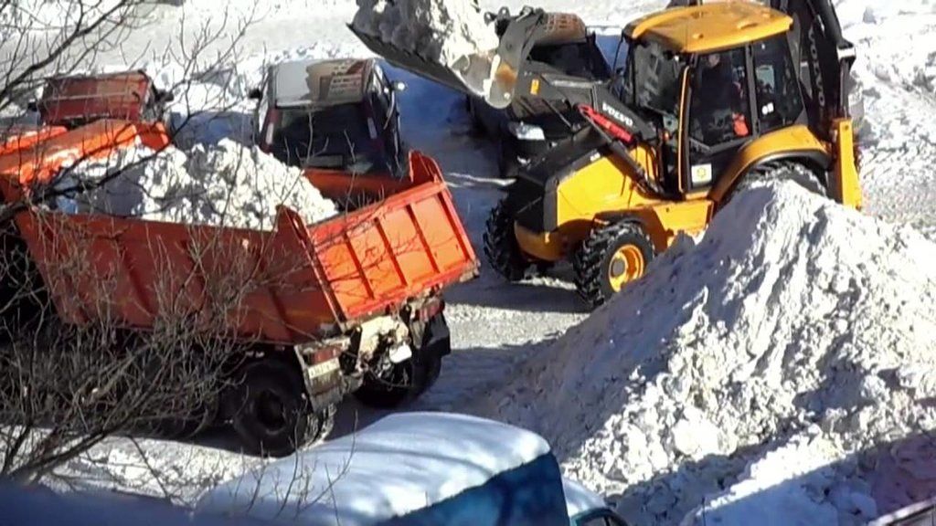 Вывоз снега с погрузкой в Горячем Ключе для организаций и частных лиц в октябре